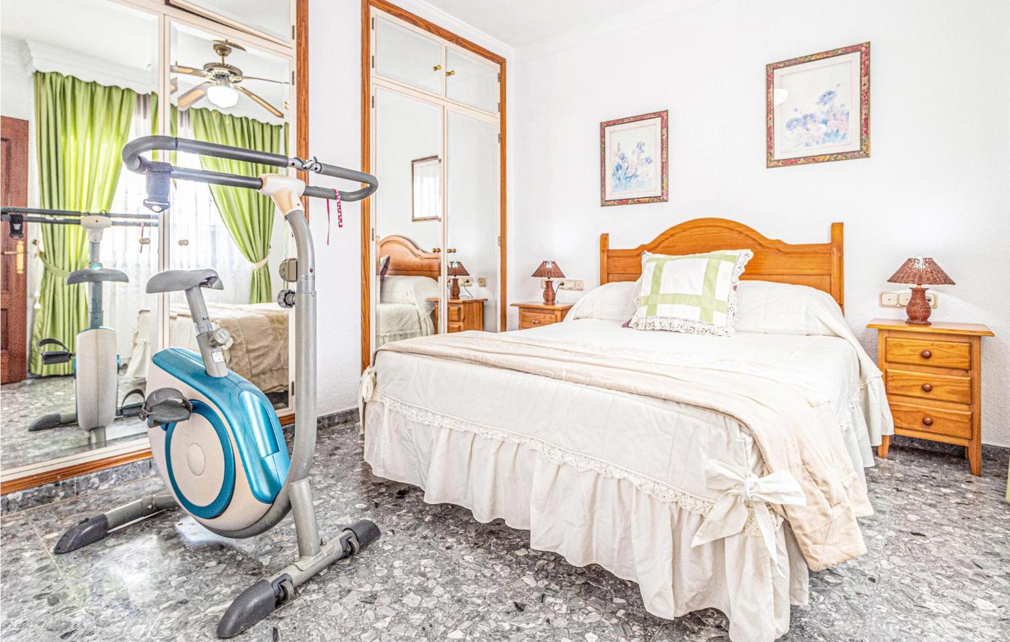 Stunning Home In Mlaga With 2 Bedrooms And Wifi Málaga Exteriör bild