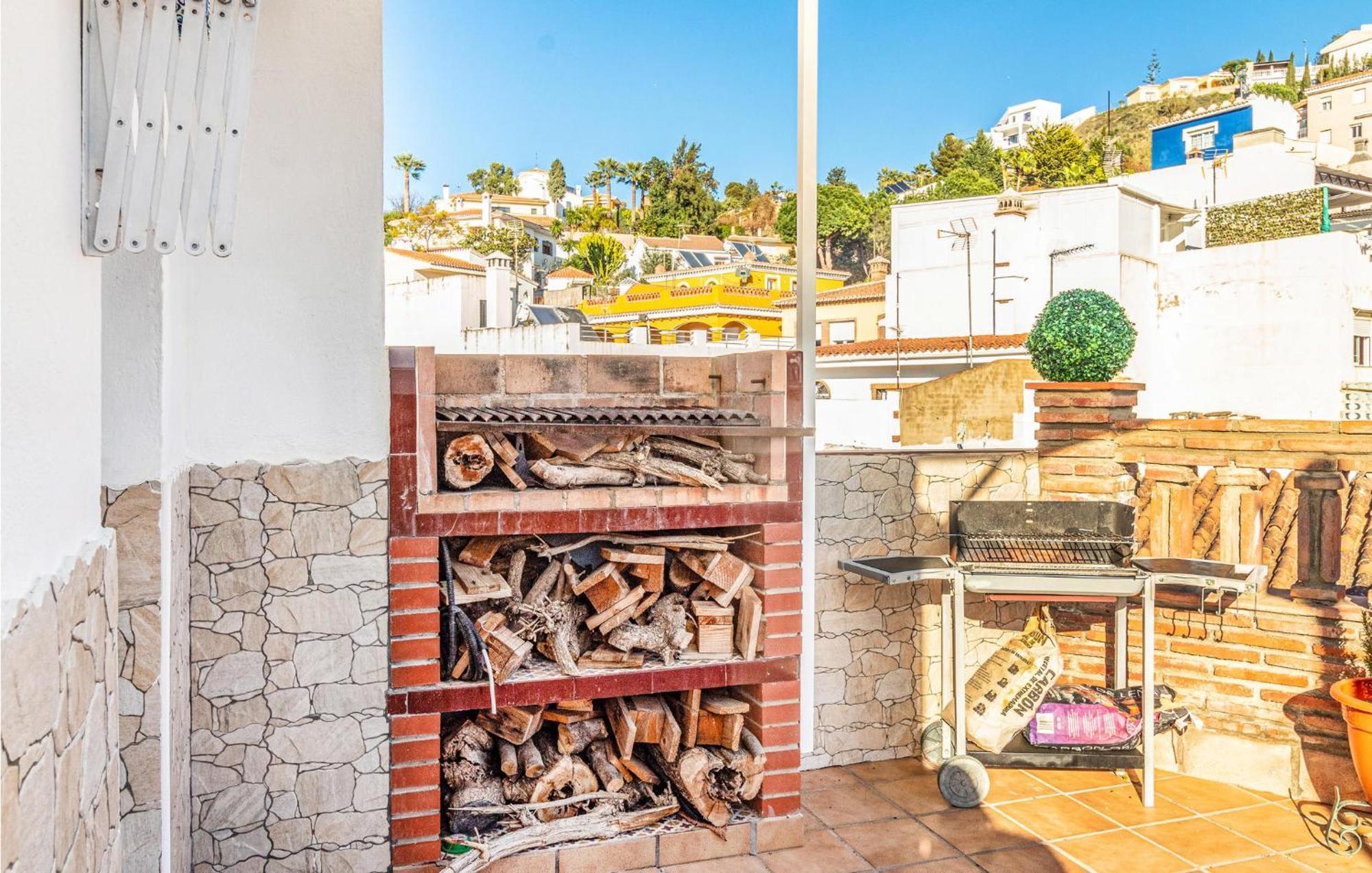 Stunning Home In Mlaga With 2 Bedrooms And Wifi Málaga Exteriör bild